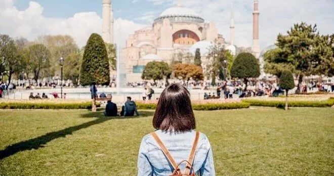 Almanlar zirvədə, İngilislər yüksəlişdə: Türkiyəyə ilk rübdə 12 milyon turist gəlib