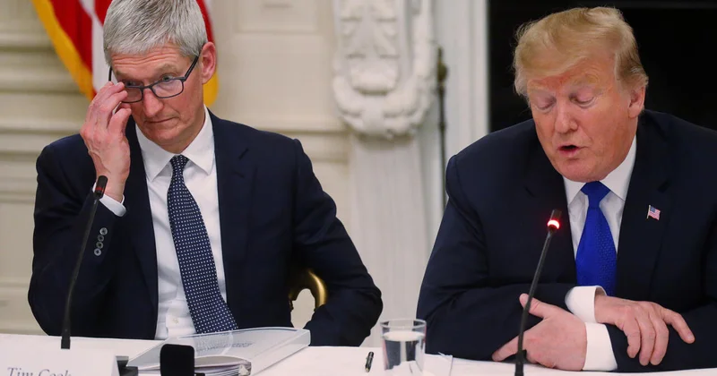 Трамп вновь пригрозил Apple
