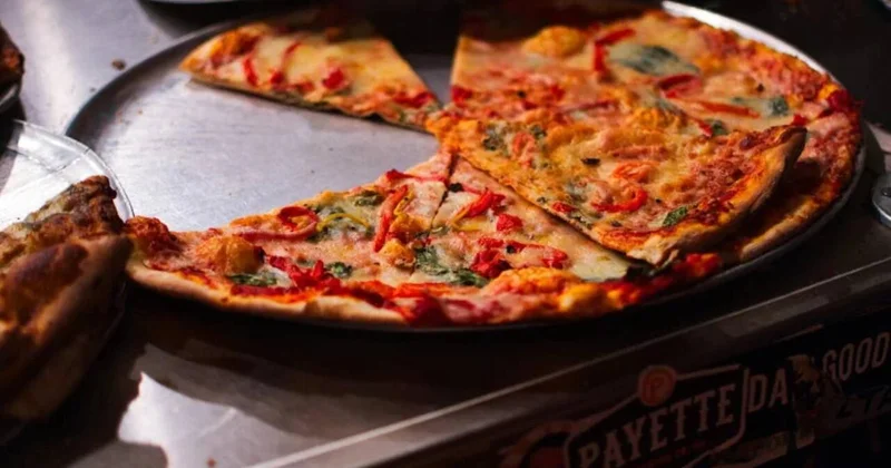 2 pizzaya 1 milyon dollar ödədi FOTO