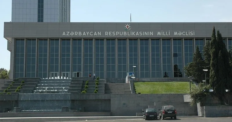 MM iki qanuna dəyişikliyi qəbul edib