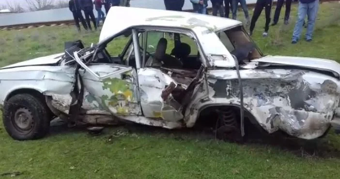 Tovuzda VAZ traktora çırpıldı: xəsarət alan var