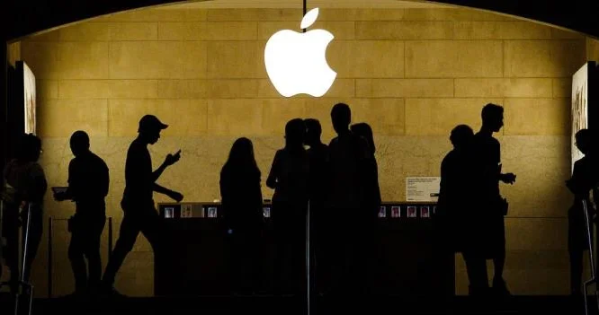 Акции Apple за 10 минут обвалились после угрозы Трампа ввести пошлины