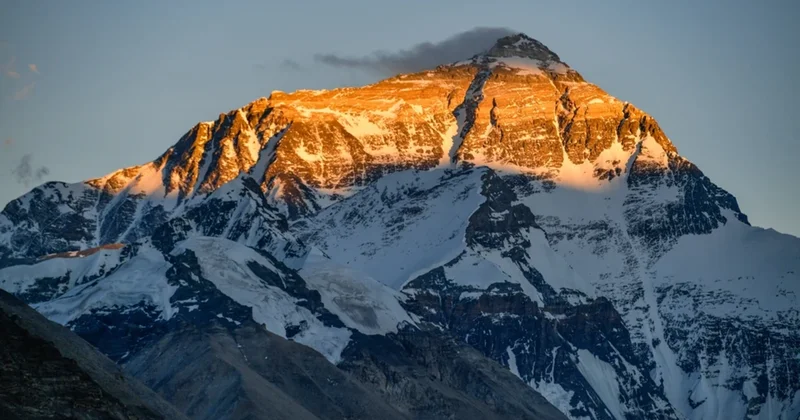 İngilis hərbçiləri qısa müddət ərzində Everestə qalxdıqları üçün istintaqa cəlb olundular