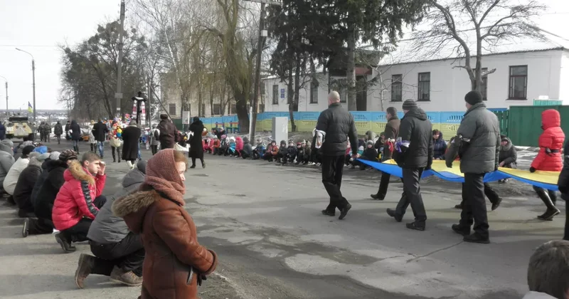 В Сумах беспилотник ударил по траурной колонне
