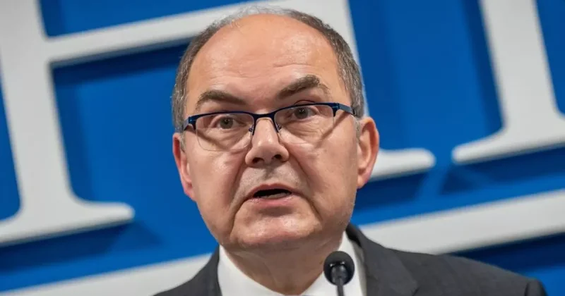 Шмидт рассказал о давлении США перед решением покинуть пост