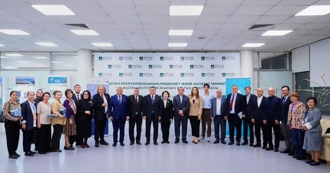Almatıda Birinci Bakı Türkoloji Qurultayının 100 illiyinə həsr olunmuş Türk Mədəniyyəti və İrsi Fondunun fundamental nəşrləri ictimaiyyətə təqdim edilib