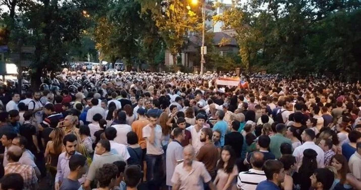 Ermənistanda seçkilərlə bağlı həbs olunanlar var