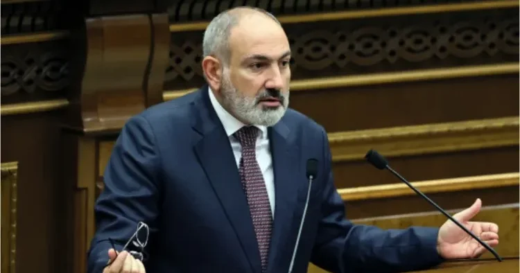 “Xalq “get” desə, Nikol kimdir ki, getməsin? Nikol sadəcə xidmətçidir”