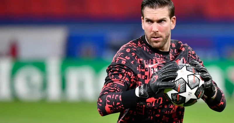 Liverpul un sabiq qapıçısı Adrian karyerasını başa vurur