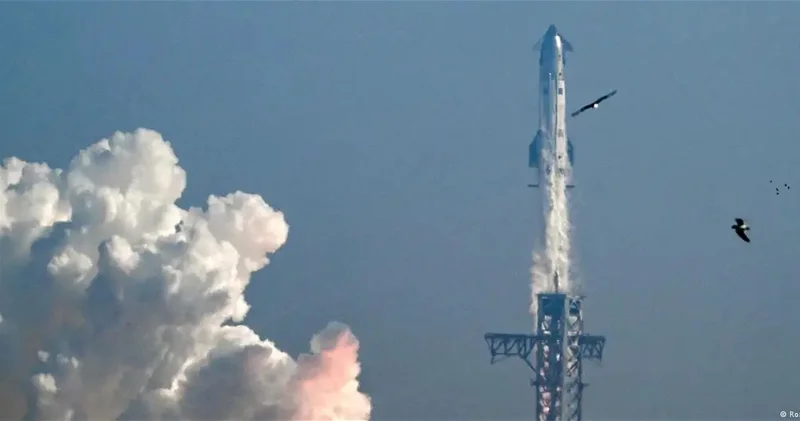 SpaceX запустила самую большую ракету в мире ВИДЕО