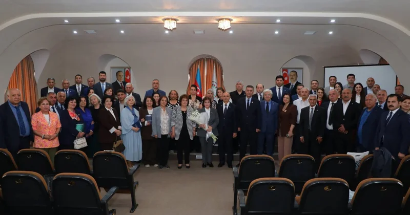 Qərbi Azərbaycan İcmasında tədqiqatçı Şəfəq Nasirin yeni kitablarının təqdimatı olub