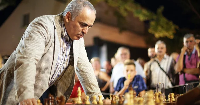 Qarri Kasparov beynəlxalq axtarışa verildi: O, terrorizmi dəstəkləməkdə ittiham edilir