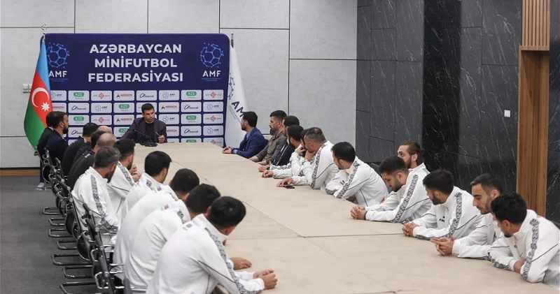 Орхан Мамедов встретился с милли перед ЕВРО
