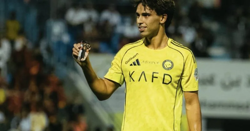 Joau Feliks ilin futbolçusu seçildi