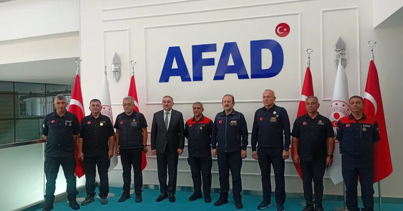 Ankarada AFAD Türkiyə əməkdaşları Azərbaycan FHN adından mükafatlandırılıb