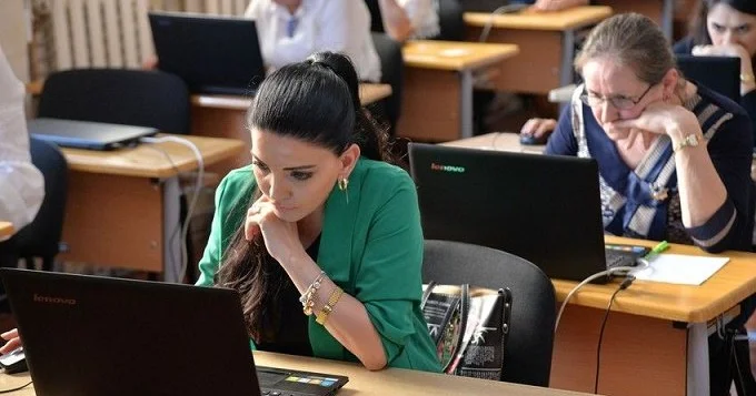 Məktəbdə yox, bazarda işləsinlər! Sertifikasiyadan kəsilən müəllimlərə SƏRT MESAJ