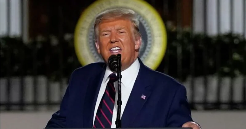 Гнать этого бомжа . Трамп отреагировал на критику конгрессмена