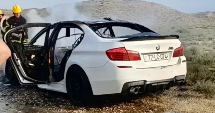 Goranboyda hərəkətdə olan “BMW” alışıb yandı VİDEO