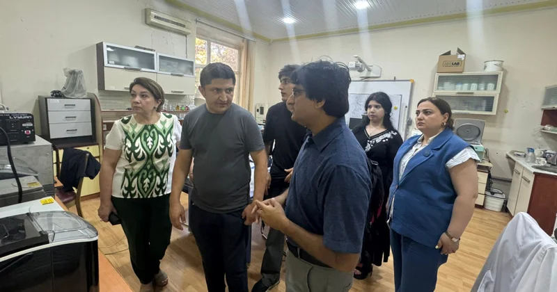 Pakistanlı professor BDU nun Biologiya fakültəsində mühazirə deyib