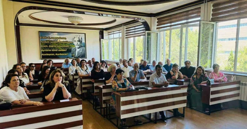 Filologiya fakültəsinin məzunları 30 il sonra yenidən BDU da