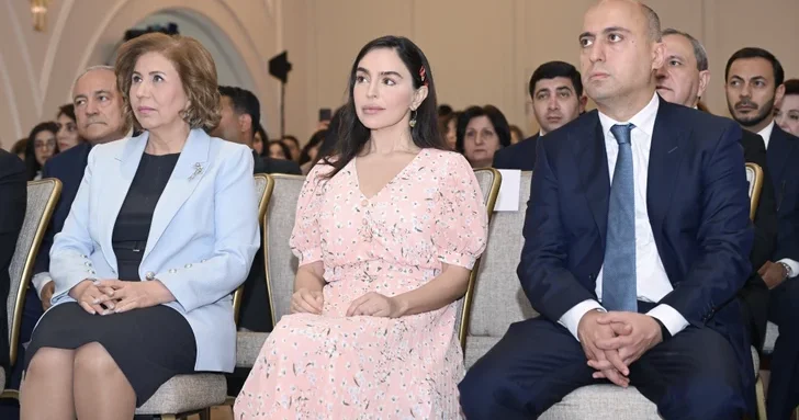 Лейла Алиева поддержала выпускниц проекта Ты не одна на торжественной церемонии