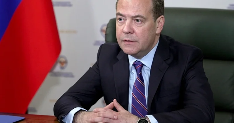 Medvedev Rusiyanın İrana nüvə silahı verib verməyəcəyi məsələsinə aydınlıq gətirdi