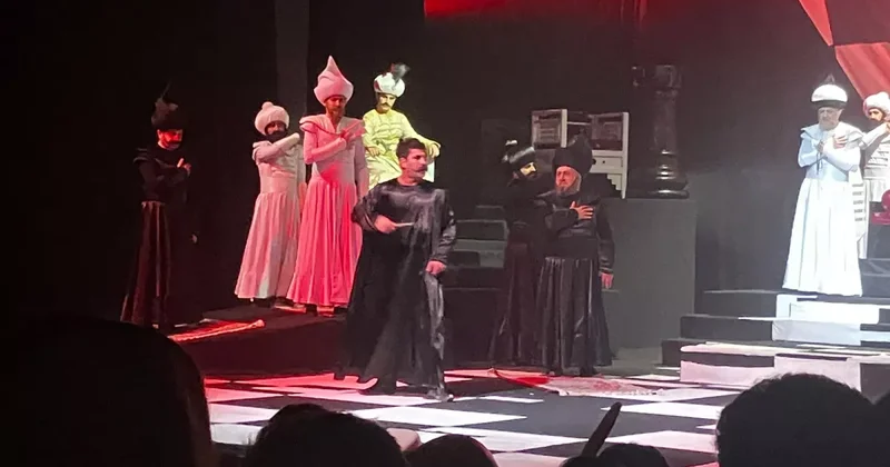 Четыре Аббаса на одной сцене Премьера спектакля Шах Аббас намэ оставила неоднозначное впечатление