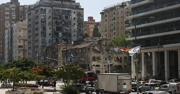 İsrailə raket hücumu: Deputatlar sığınacağa qaçdı Video