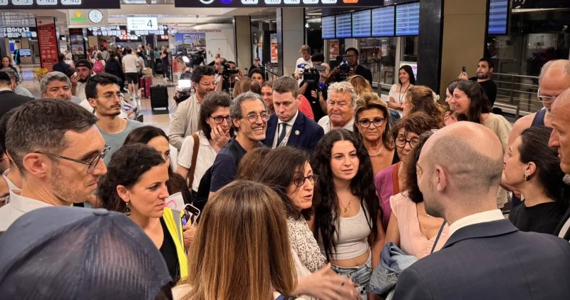 160 fransız İsraildən geri qaytarıldı: daha iki reys gələcək