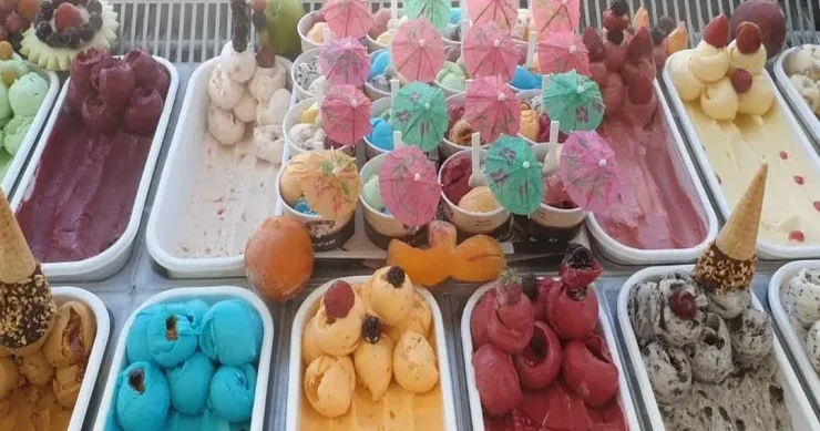 Dondurmaları ətlərlə eyni yerdə saxlamaq olar? Yayın əvəzolunmazı barədə BİLMƏDİKLƏRİMİZ