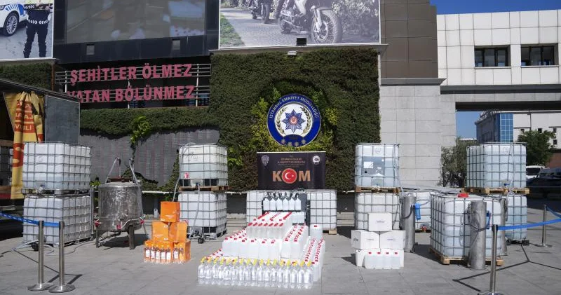 İstanbulda saxta içki əməliyyatı Həbs olunanlar var