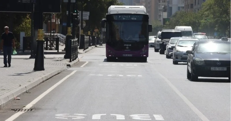 В Баку появились новые зоны для посадки пассажиров на автобусных полосах