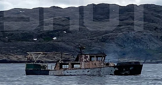 Murmansk vilayətində gəmi yanıb