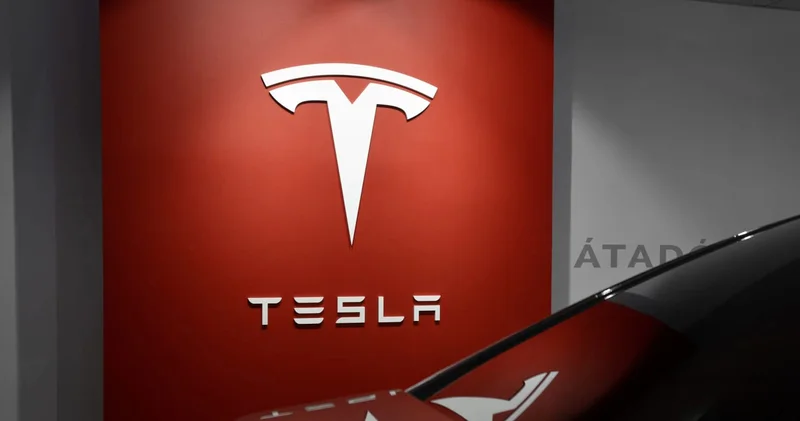 Tesla Texasda robotaxi tətbiqinə başlayır