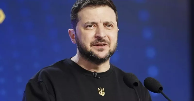 Зеленский сообщил о визите в Великобританию