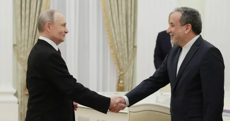 Путин проводит встречу с главой МИД Ирана