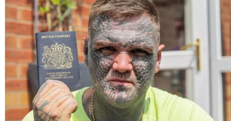 Turist döyməsinə görə Dubaydan deportasiya edilib