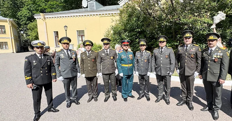 Rusiyada təhsillərini bitirən hərbi qulluqçularımıza diplomlar təqdim edilib