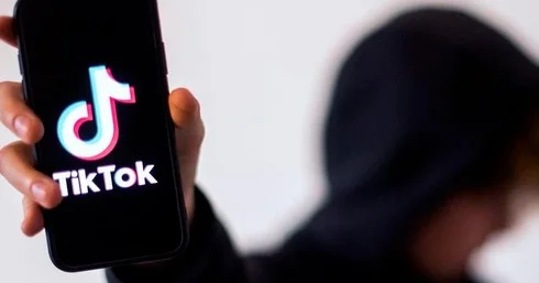 “TikTok”da səhifəyə kredit üçün yazdı, öz pulundan da oldu Video