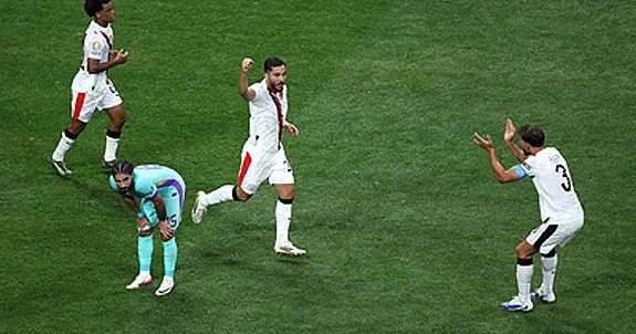 “Mançester Siti” “Əl Ayn”ı darmadağın edərək FIFA Klublararası Dünya Çempionatının pley off mərhələsinə yüksəlib