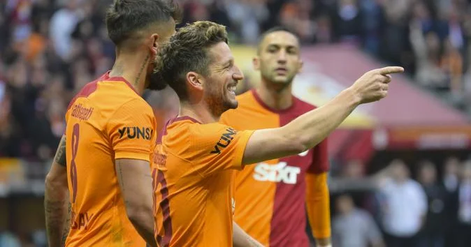 Qalatasaray ın futbolçusu aktiv futbolla vidalaşıb