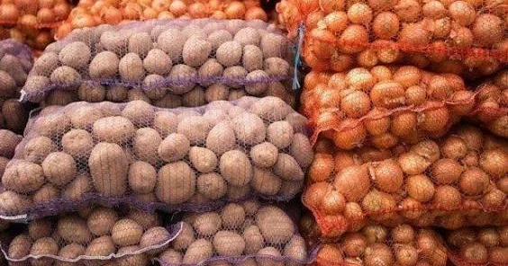 В Баку подешевели картофель и лук