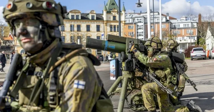 Finlandiyada orduda xidmət edən hərbçilərin saçları ilə bağlı mühüm qərar