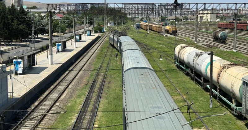 Через территорию Азербайджана транзитом в Армению отправлена очередная партия груза