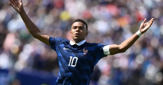 Mbappe: “Messinin nə etdiyinə baxmıram”