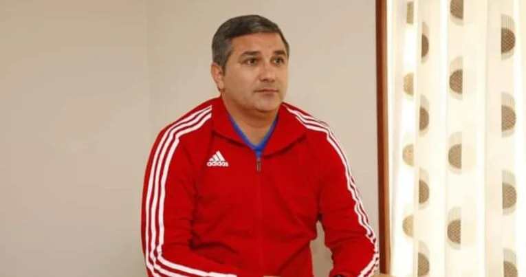 “Sən özün nə qədər evlər yıxmısan, Xaqani...”