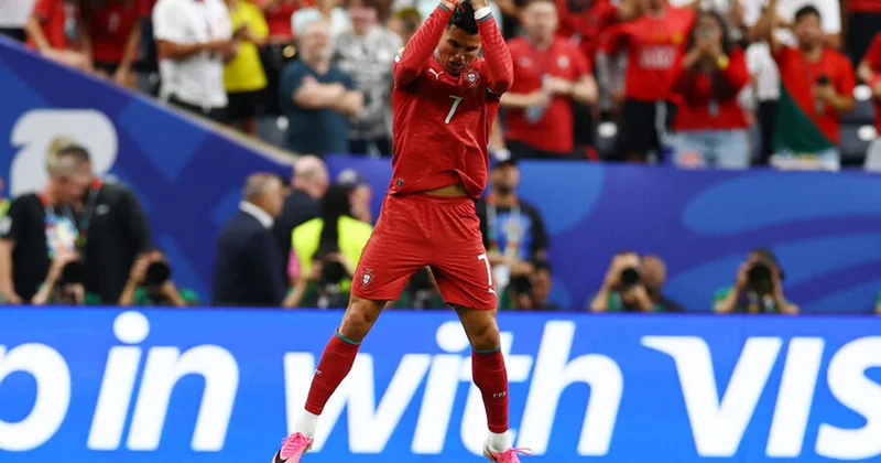 Ronaldo “Ginnesin Rekordlar Kitabı”na düşdü