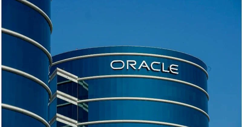 “Oracle” bir ildə 21 000 işçi ixtisar etdi