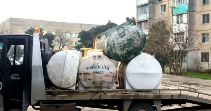 “ÇƏN DÖVRÜ”NƏ QAYIDIŞ... Paytaxt sakinləri susuzluqdan qurtulmağın yollarını axtarır