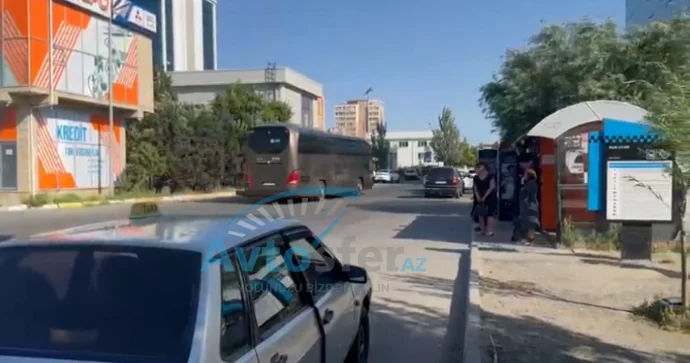 Sumqayıtda dayanacaqların yaxınlığında yol nişanı quraşdırılmayıb VİDEO